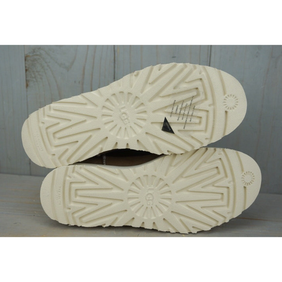 UGG CALI MOC TRAIL ANKLE CHUKKA BOOTS US 7 NIB - Picture 9 of 13